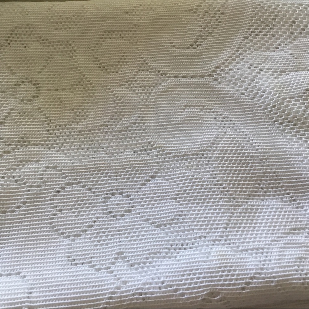 Elegant White Lace tablecloth